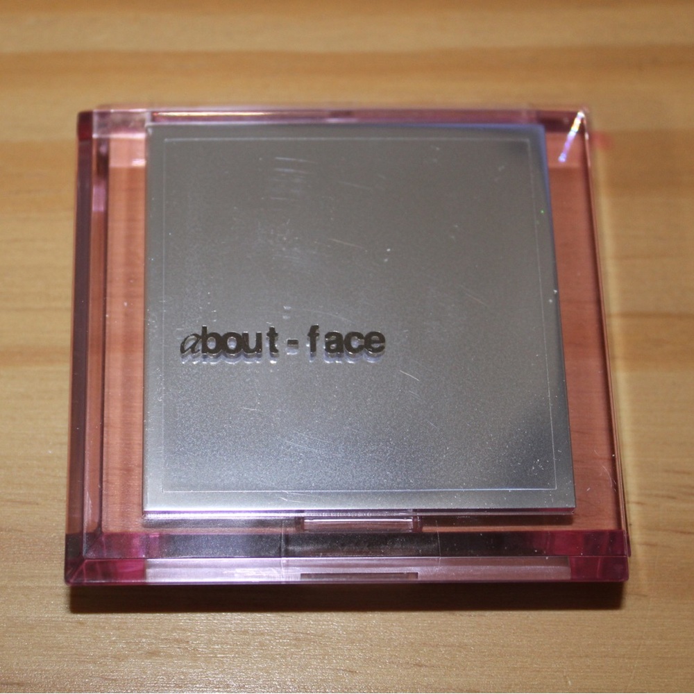 About-face Light Lock powder in Stars on Fire